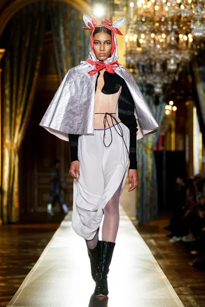 Look 49